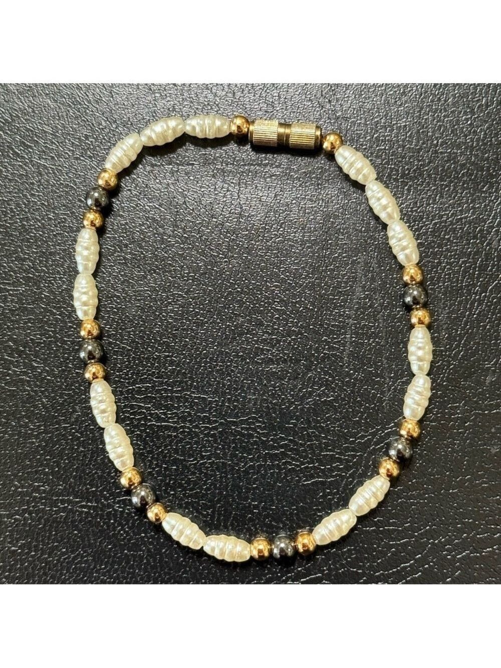 Vintage 1990s Pearl and Gold & Black Beaded Bracelet 7.5”
